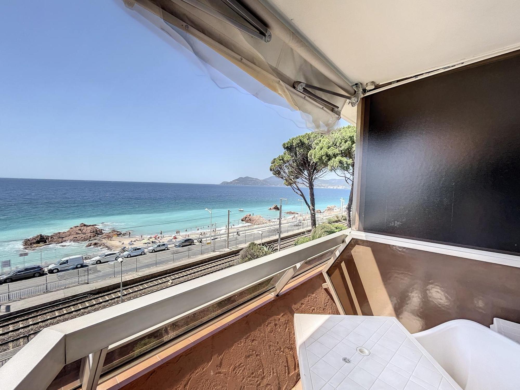 Studio With Beautiful Sea View And Direct Beach Access Cannes Eksteriør bilde